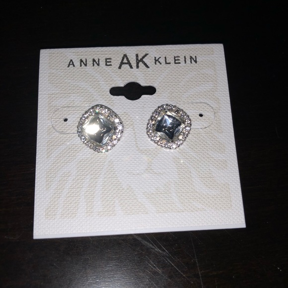 🌹Anne Klein silver plated cubic zirconia cushion - Picture 1 of 6